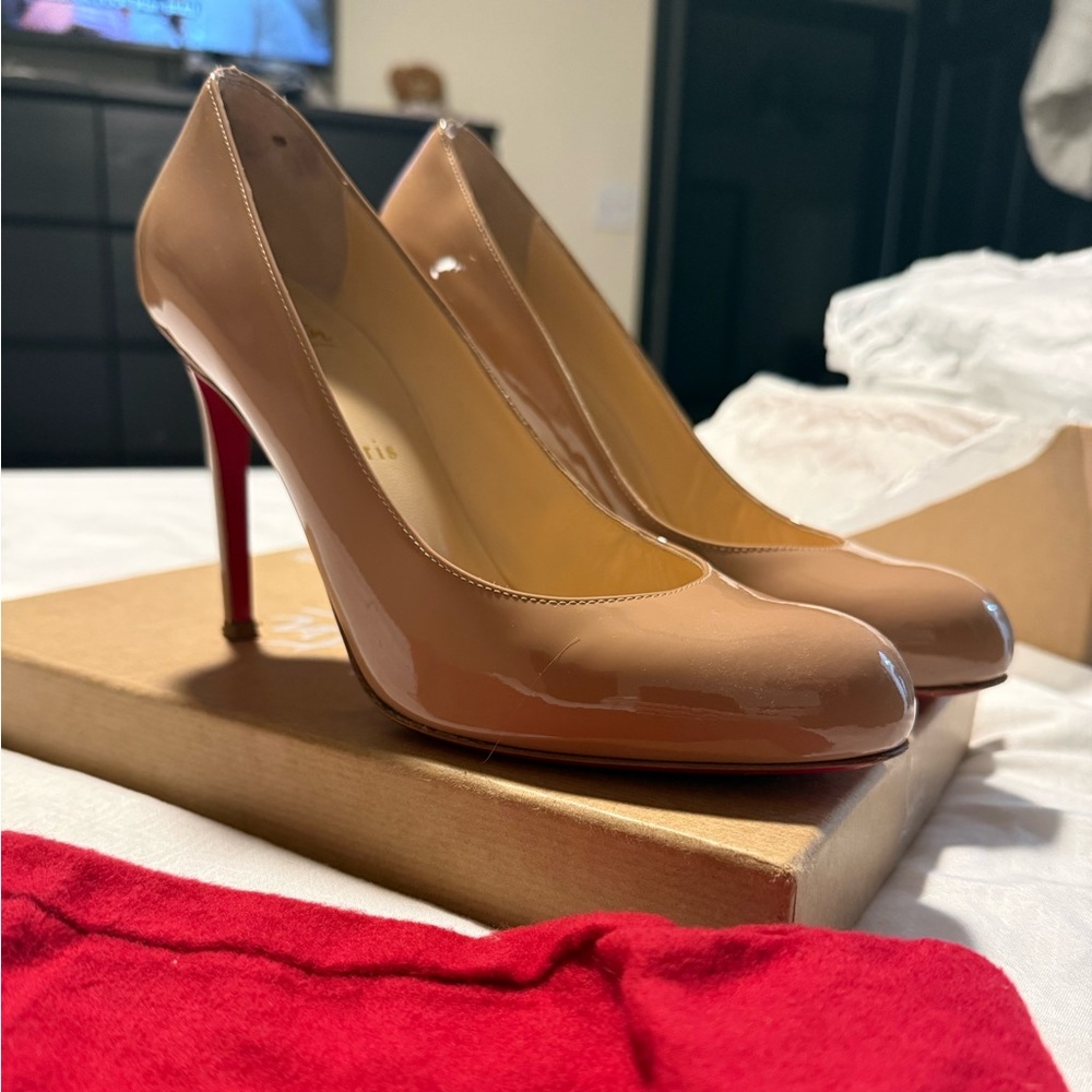 Christian Louboutin Simple Pump Nude Patent Leather